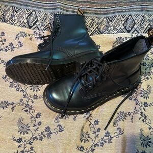 Doc Martens size 6 EUC